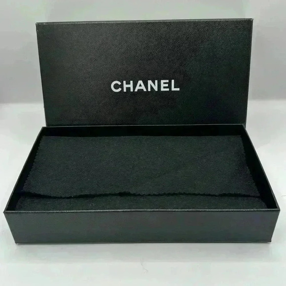 CHANEL CC Kisslock Caviar Bifold Wallet Authentic EUC with Black Box - Picture 15 of 16